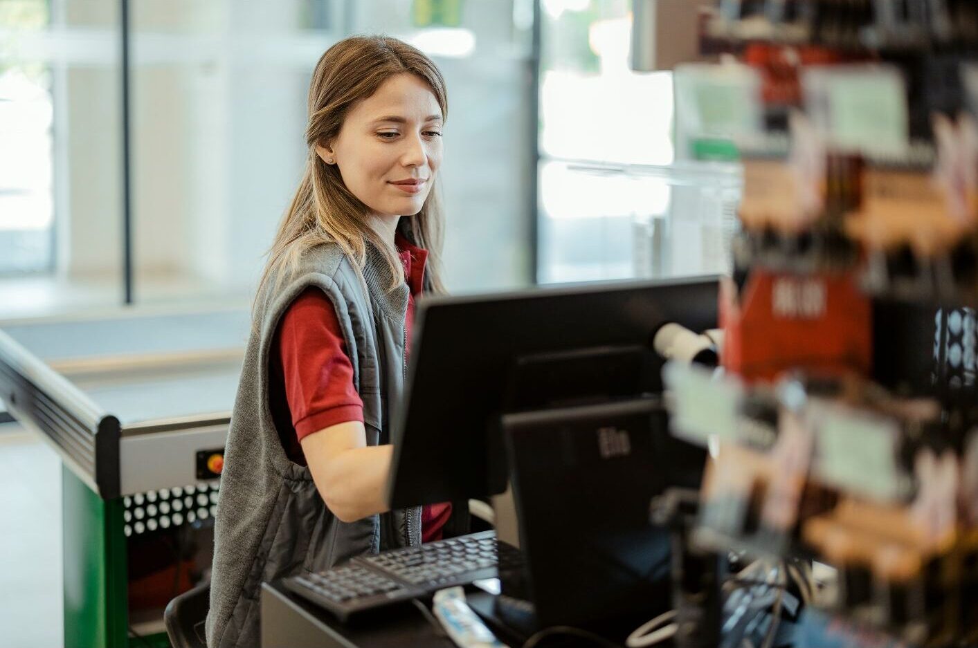 Employé commercial en action